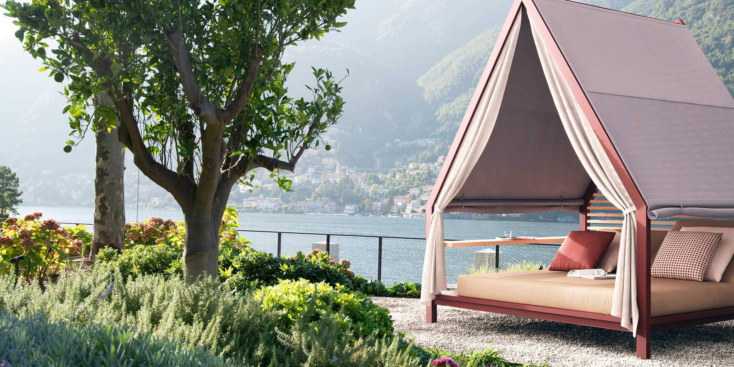 https://admin.terrisdraheim.com/media/thumbnails/collection-backgrounds/Kettal_Daybed_I_8642fb1d_thumbnail_4096.jpg
